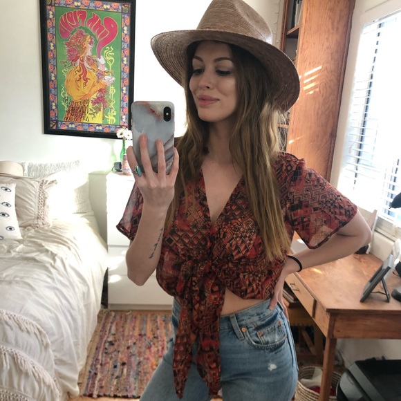 Abstract pattern sheer tie top - Picture 3 of 8